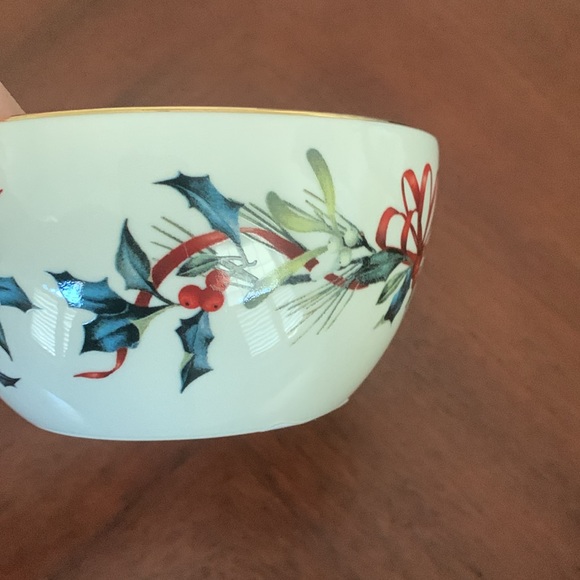 Brand new with tags Lenox winter greetings bowl - Picture 7 of 10